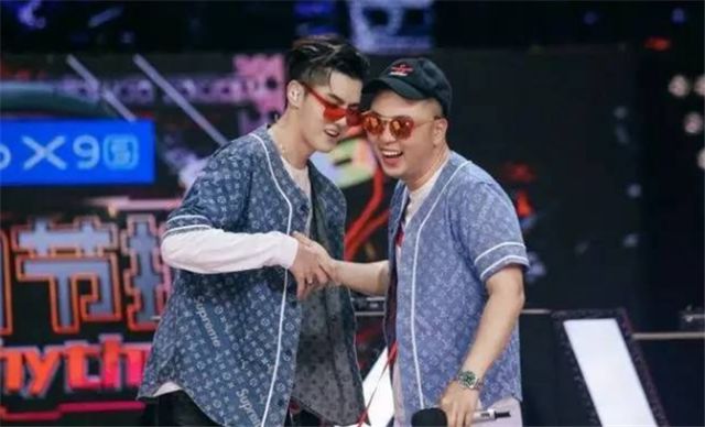 沈梦辰撞脸杜海涛完整版,沈梦辰这样穿真时髦