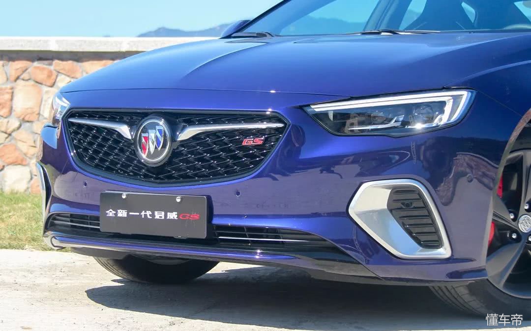 老美发飙了，这货260马力只卖23万，宝马3系都不敢惹它