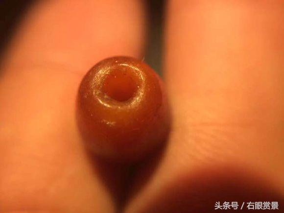 天然孔道的蜜蜡原石多吗,蜜蜡孔道水晶线拿不出来