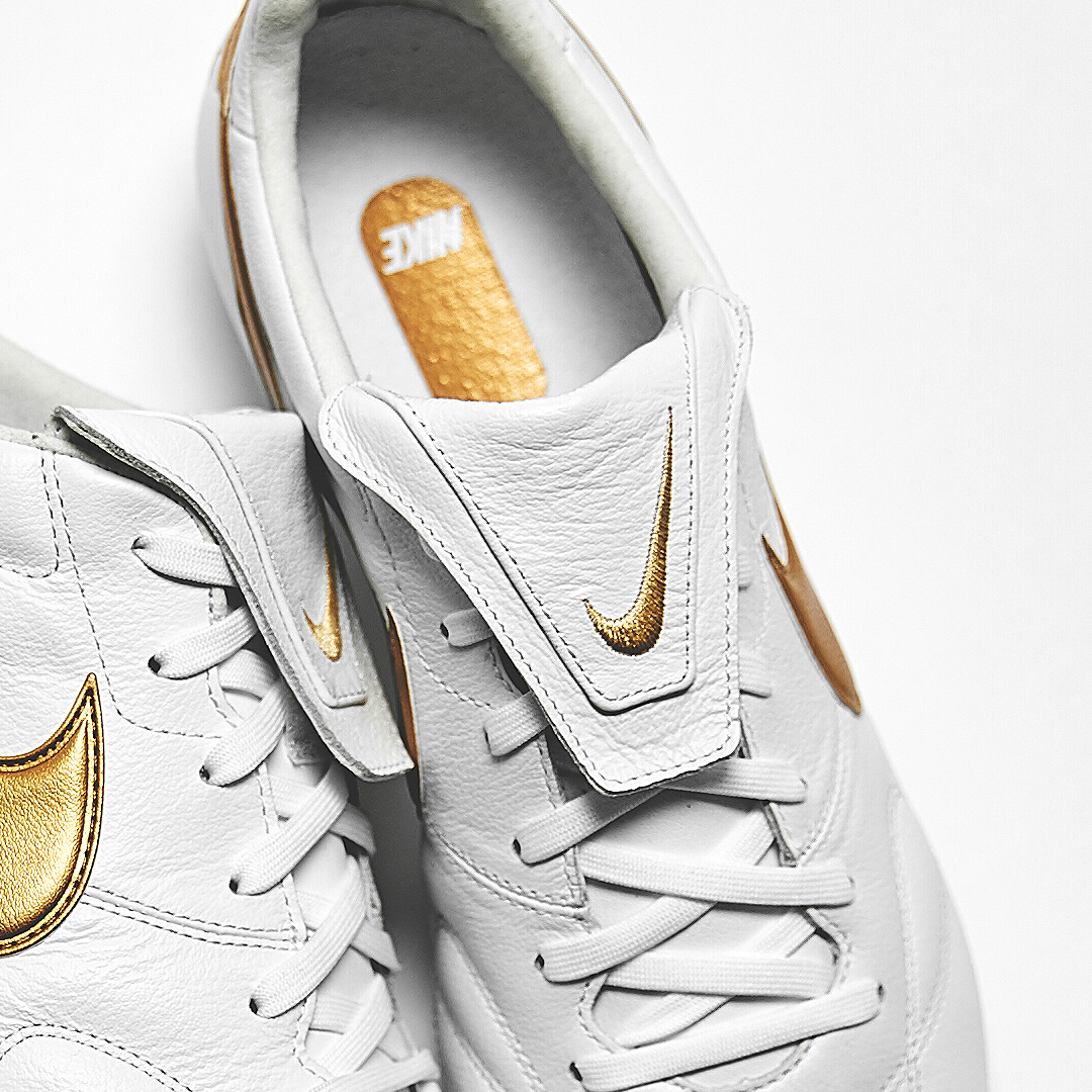 小罗中端足球鞋,耐克小罗足球鞋