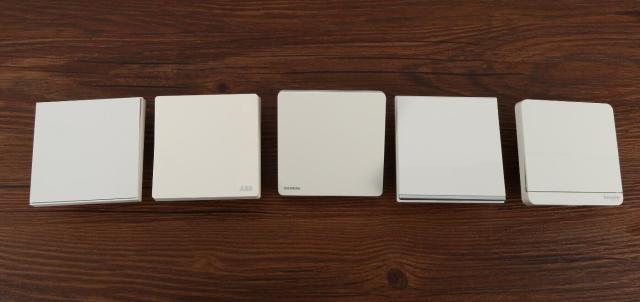 施耐德三开单控无边框开关怎么拆,施耐德无框开关拆卸