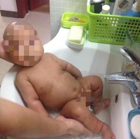 宝宝这四个部位越干净反而越不好,宝宝这5个部位千万不要碰