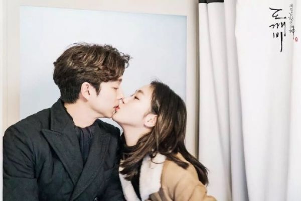 如何自己体验接吻,体验接吻的感觉