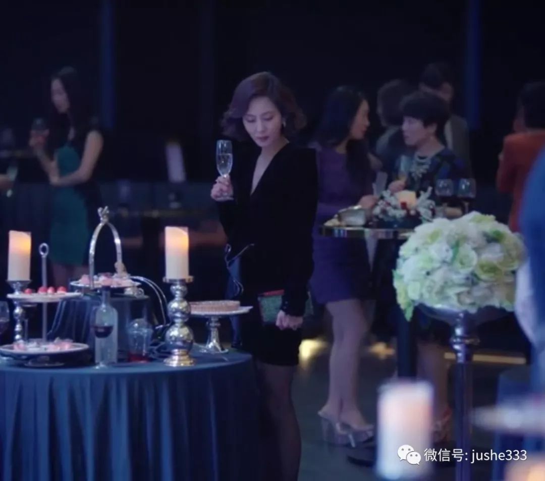 韩剧迷雾金南珠穿的印花连衣裙 (金南珠迷雾tiffany项链)