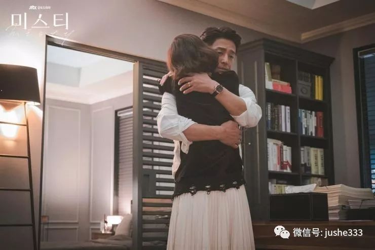 韩剧迷雾金南珠穿的印花连衣裙 (金南珠迷雾tiffany项链)