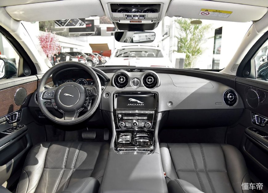 捷豹的设计总监,捷豹xj设计者