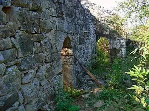 中国十大绝壁攀岩,国内悬崖攀岩景区排名榜