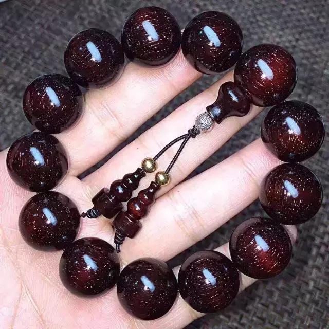 紫檀盘玩谨记六盘五不宜,紫檀六盘手串