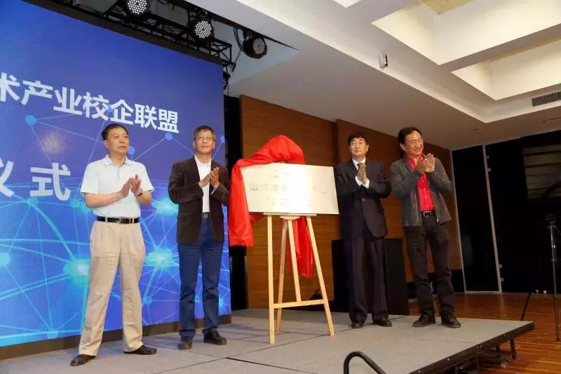 你的专业就业前景咋样?有没有竞争力?我校建工学院的同学们有福了!