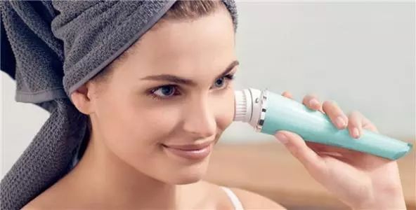 用了洁面仪脸颊发红,用了洗脸仪后皮肤粗糙