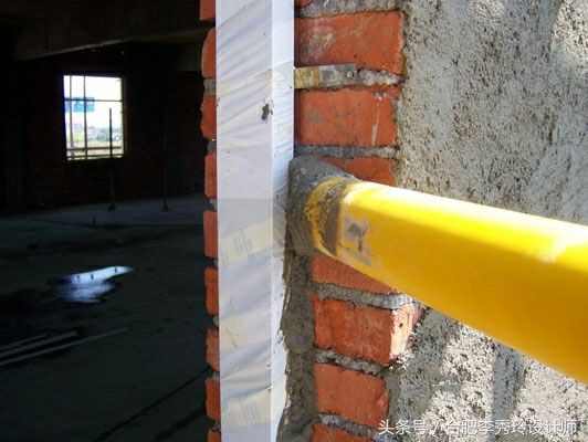 木头窗户漏风用油泥填缝,窗户3厘米漏风窗缝怎么填缝