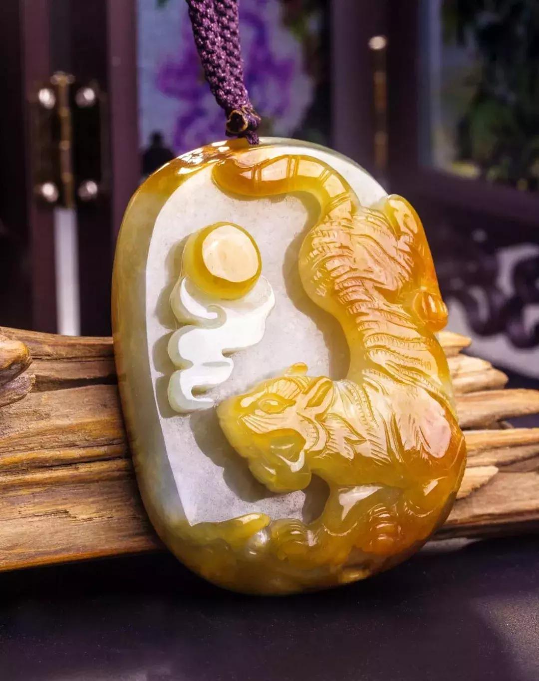 最好的帝王黄的黄龙玉,中国最漂亮的石黄龙玉