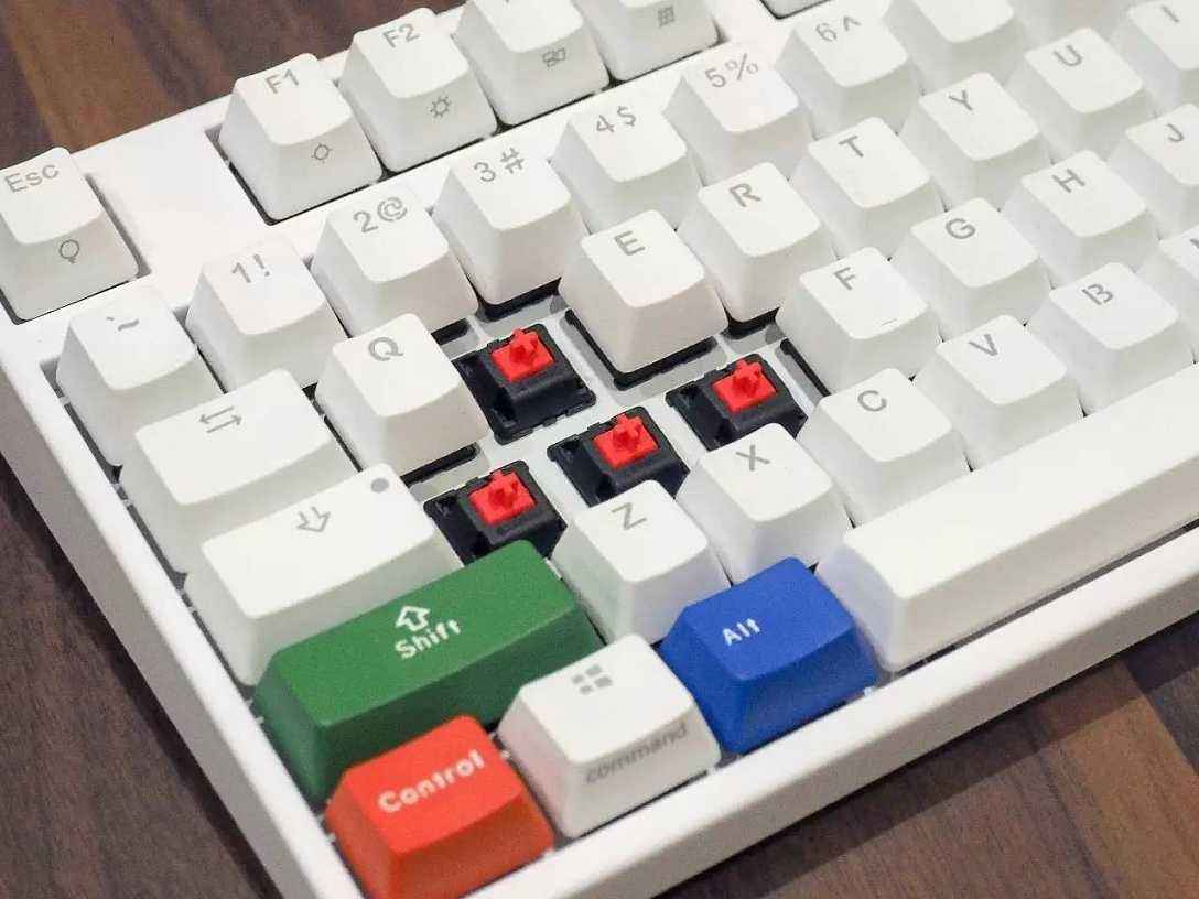 机械键盘红轴茶轴黑轴青轴的声音,机械硬盘红轴茶轴青轴黑轴的区别