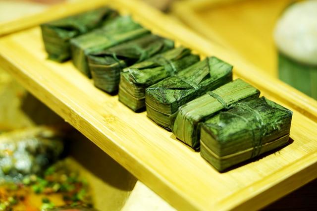 草帽盖出鲜滋味,春季吃鱼最当时——云中歌蒸汽石锅鱼吃起来!