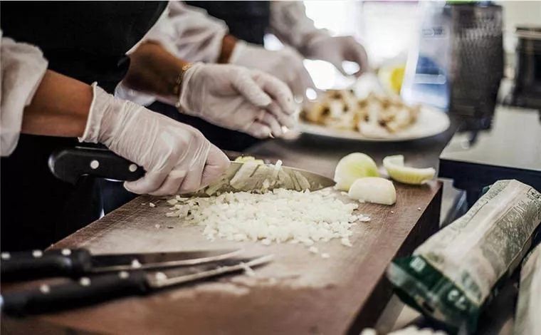 破产米店到赚一个亿利润的神话—八代目儀