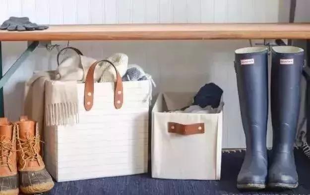 房间太小没衣柜衣服怎么办,出租房衣柜太小怎么整理衣服