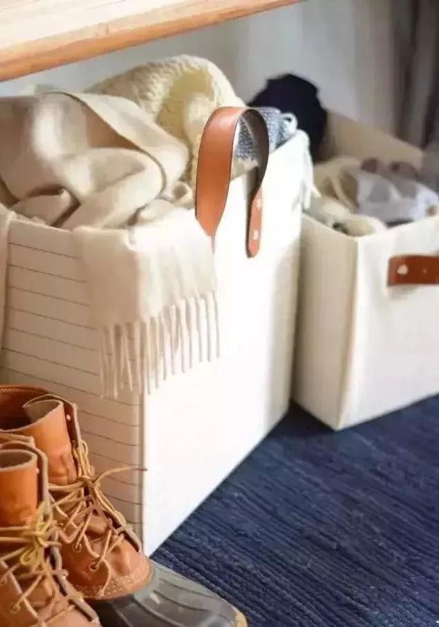 房间太小没衣柜衣服怎么办,出租房衣柜太小怎么整理衣服