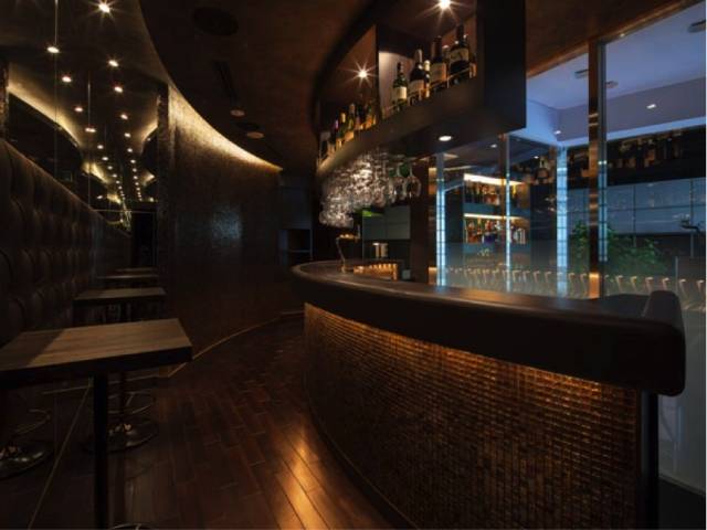 体验日本夜晚的酒吧,日本东京夜晚探索视频