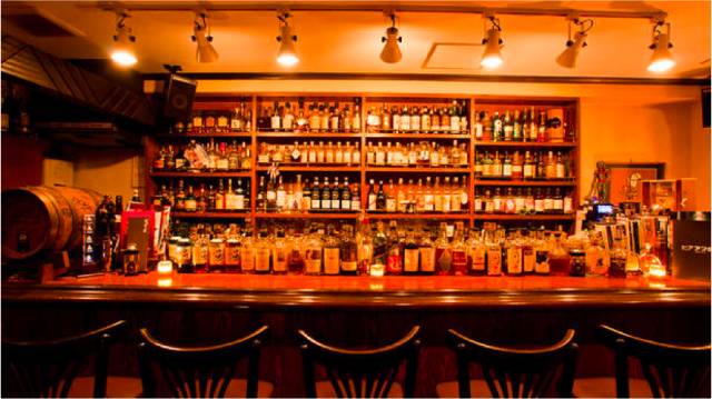 体验日本夜晚的酒吧,日本东京夜晚探索视频