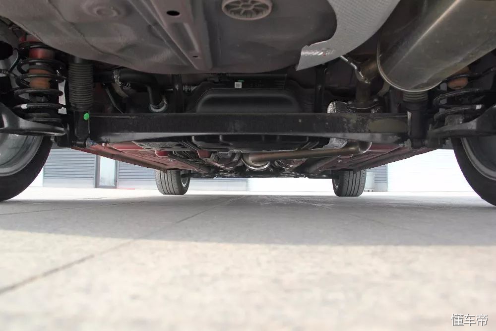 北汽2.0五座,北汽2.0自动车型图片价格