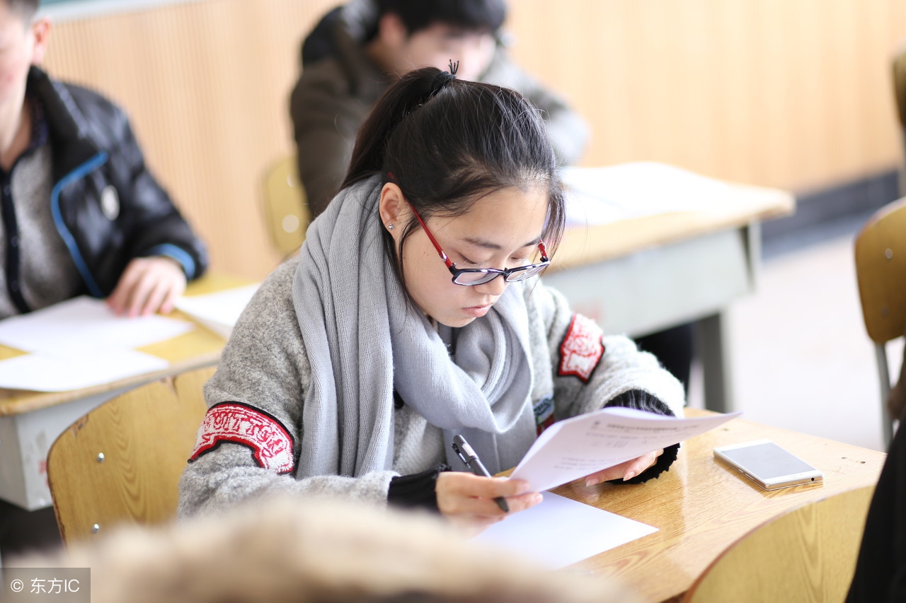 复试自我介绍面试英语,考研复试面试自我介绍最新3篇