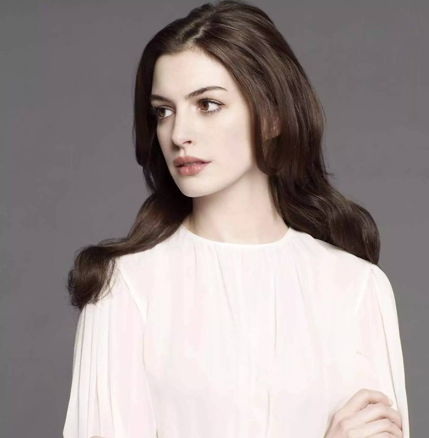 推荐安妮海瑟薇四部颜值巅峰电影,安妮海瑟薇新电影姐弟恋全程高能