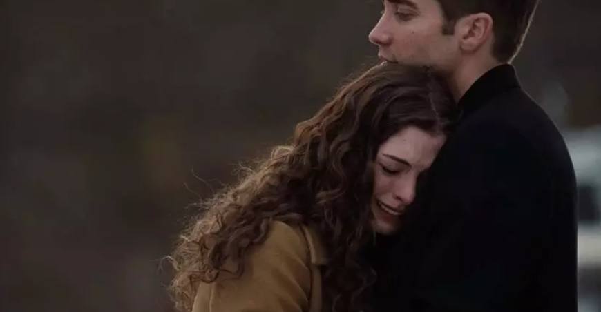 推荐安妮海瑟薇四部颜值巅峰电影,安妮海瑟薇新电影姐弟恋全程高能