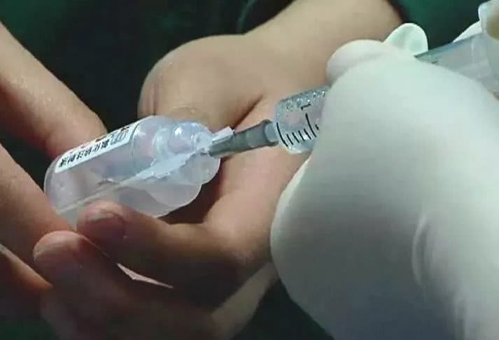 姐妹互打玻尿酸差点毁容,网购玻尿酸注射结果内幕大曝光