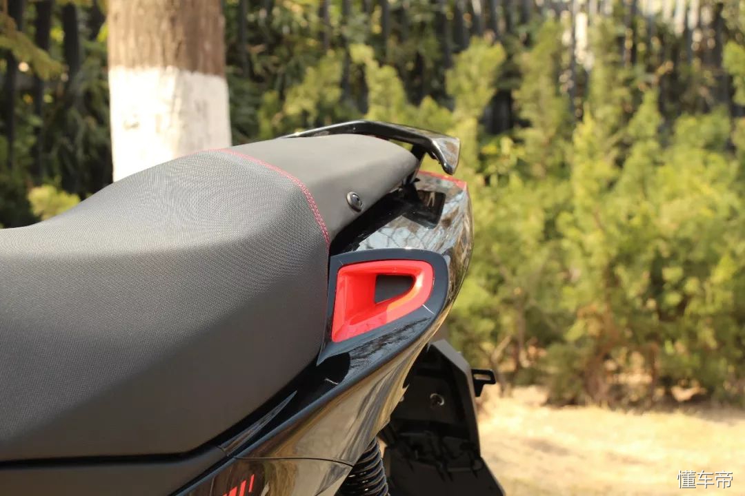 标致125水冷踏板,标致水冷150踏板车测评