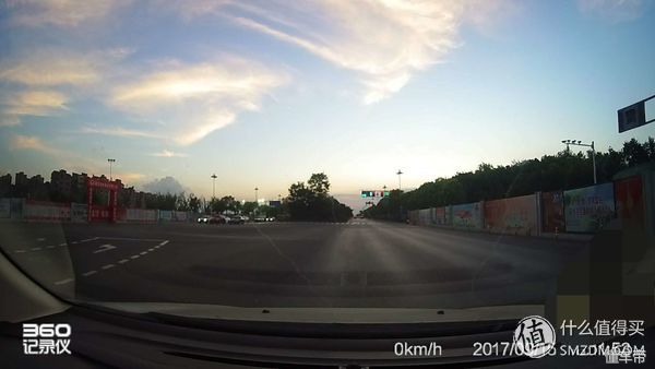 行车记录仪装上去怎么设置,行车记录仪装卡位置