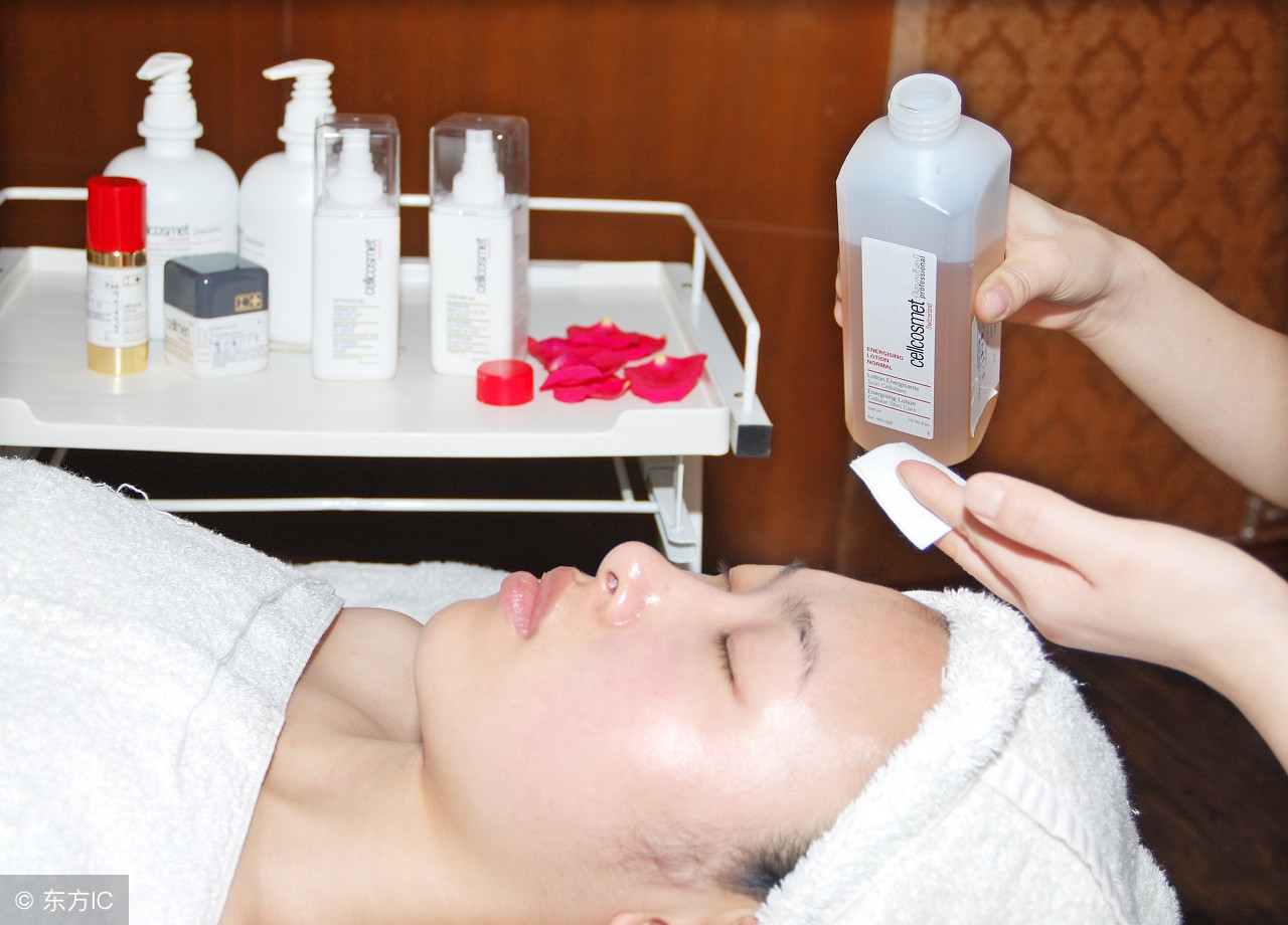 脸上有*血丝红**是什么原因？怎么引起的*血丝红**？