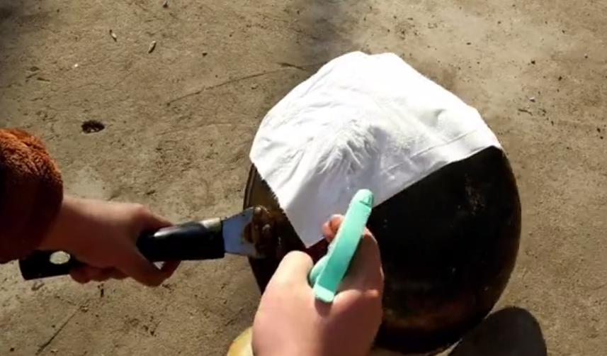 锅生锈钢丝球刷不掉,钢丝球刷不掉的锅底黑垢