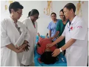 中国医生在非洲以针刺为主治疗面神经麻痹——王福林主任医师