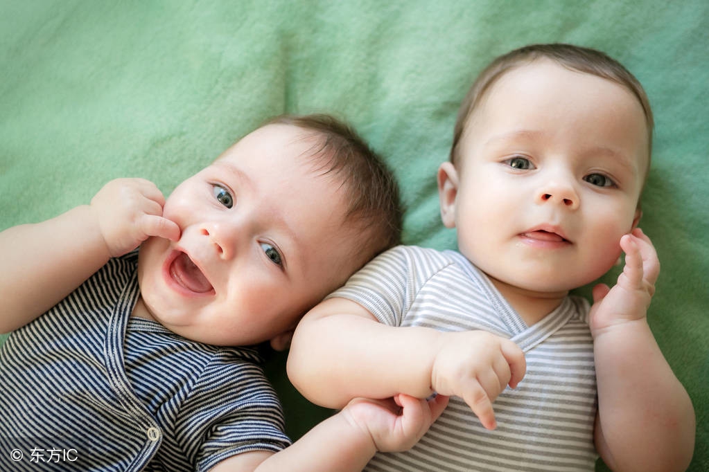 如何给双胞胎儿子取名字,双胞胎男孩子起名字怎么起