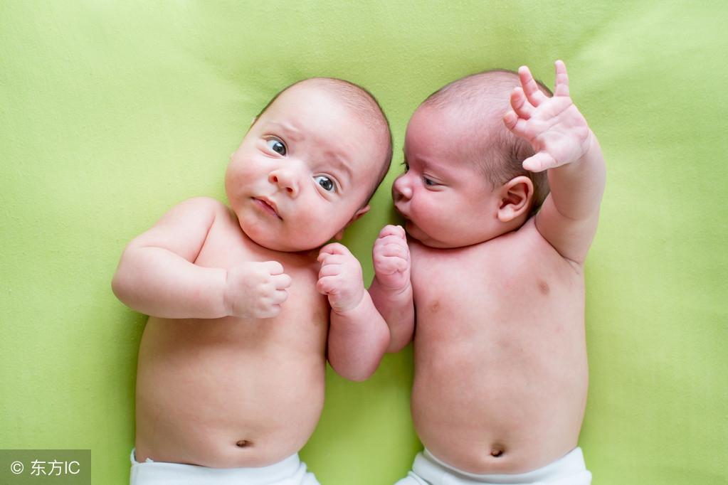 如何给双胞胎儿子取名字,双胞胎男孩子起名字怎么起