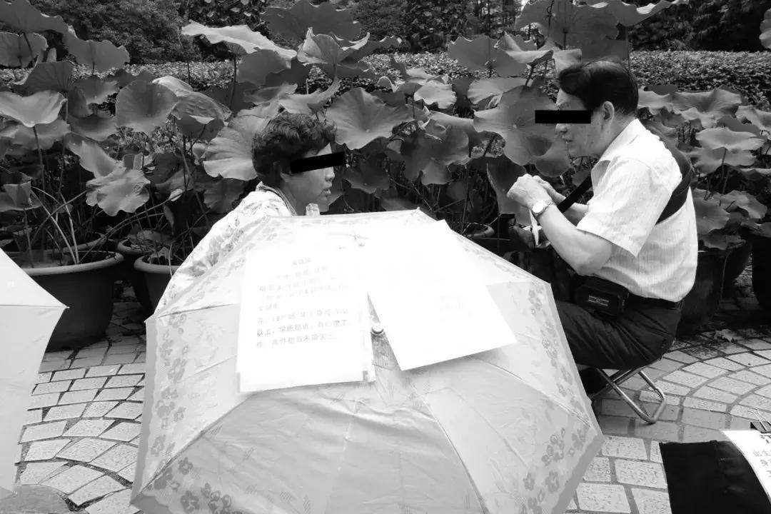 34岁美女相亲十次,32岁美女相亲30多次都失败