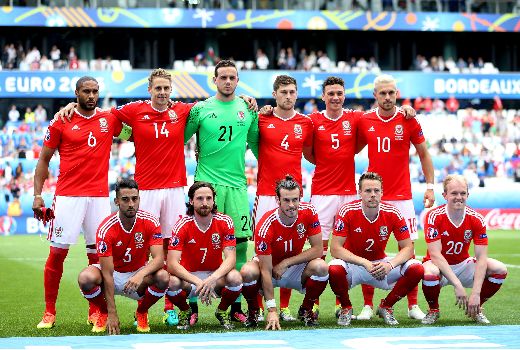 国足输了里皮赛后评价,国足全场被吊打