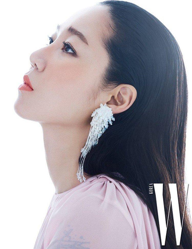 孔孝真欧尼妆容,孔孝真蓝色眼线妆