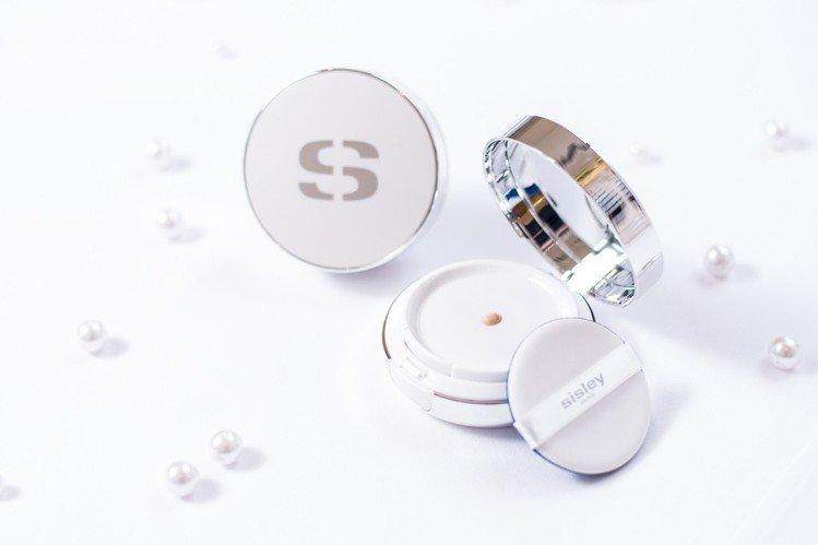 孔孝真欧尼妆容,孔孝真蓝色眼线妆