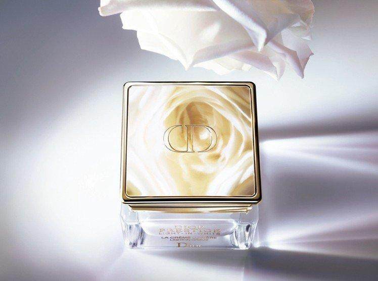 孔孝真欧尼妆容,孔孝真蓝色眼线妆