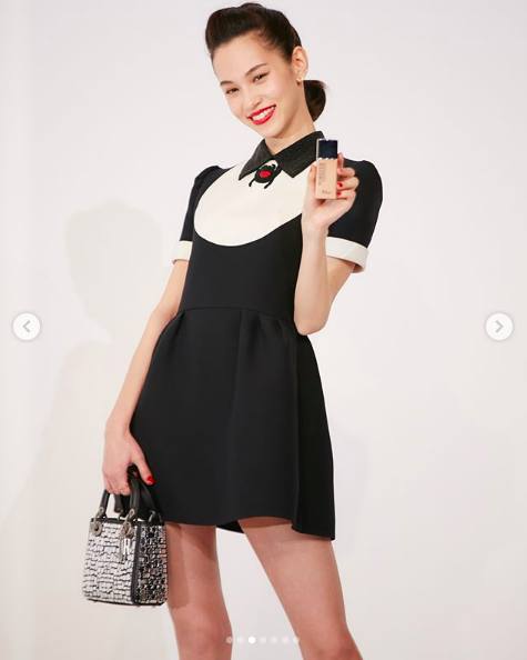 孔孝真欧尼妆容,孔孝真蓝色眼线妆