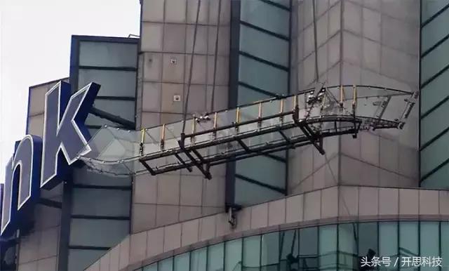 恐怖的高空旋转水滑梯,世上最恐怖的天空滑梯