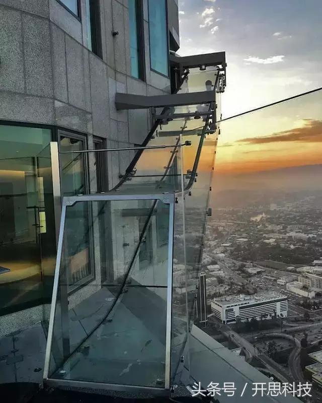 恐怖的高空旋转水滑梯,世上最恐怖的天空滑梯