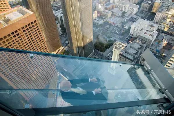 恐怖的高空旋转水滑梯,世上最恐怖的天空滑梯