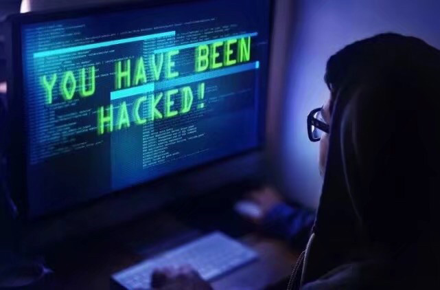 专家说：你放在卧室的电脑会*拍偷**录视频，手机也会！