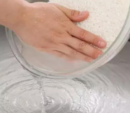 一勺洗衣粉真的可以洗干净吗,一勺洗衣粉有多重