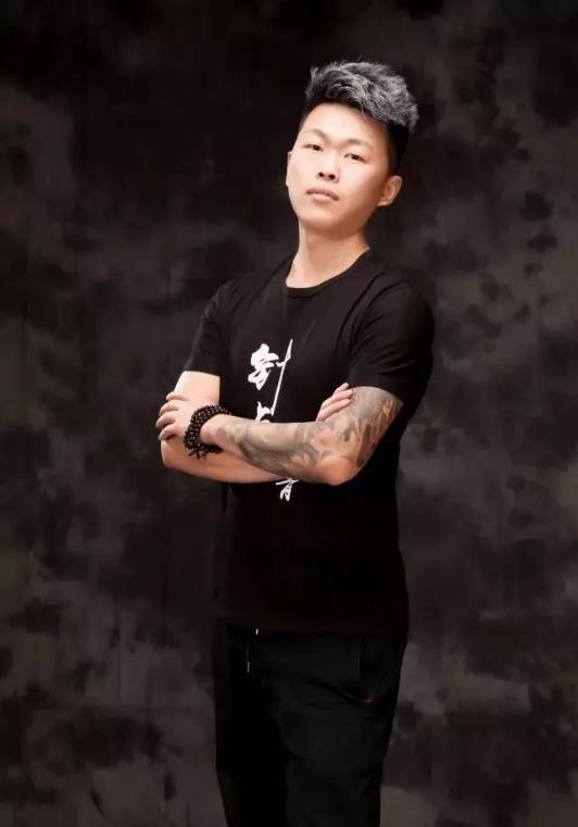 鑻忓窞寮傞緳绮惧搧绾硅韩,鑻忓窞寮傞緳绾硅韩