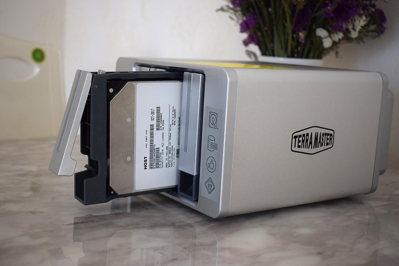 容量新高度，10T够用不？昱科,HGST10TBNAS网络硬盘开箱简评