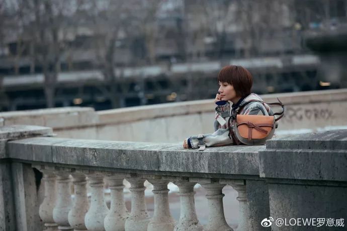 入手轻奢品牌包包,从平价到贵妇夏天必买系列