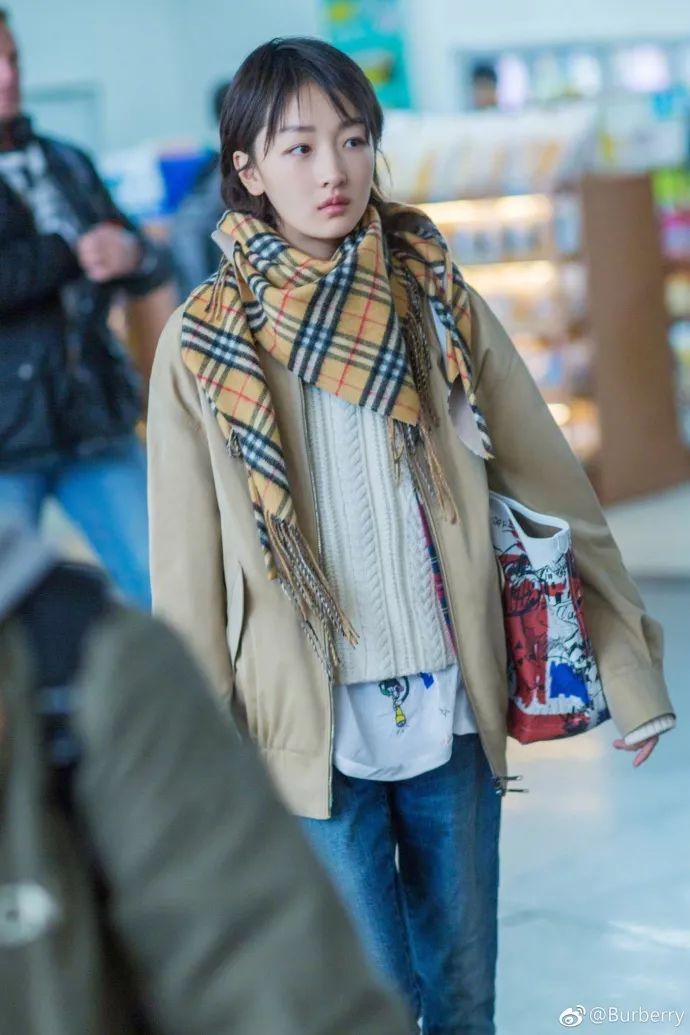 入手轻奢品牌包包,从平价到贵妇夏天必买系列